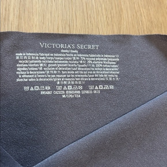 Victoria's Secret Cheeky No Show Panty M - Picture 2 of 3